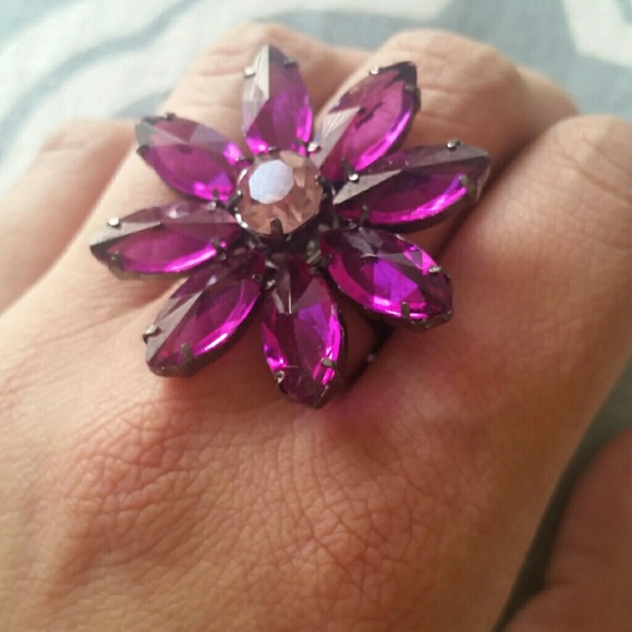 NWOT flower ring - Picture 3 of 3